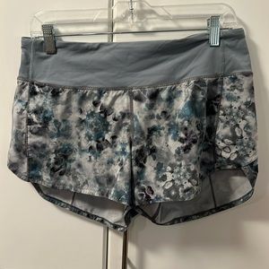 Lululemon shorts Size 8 tall